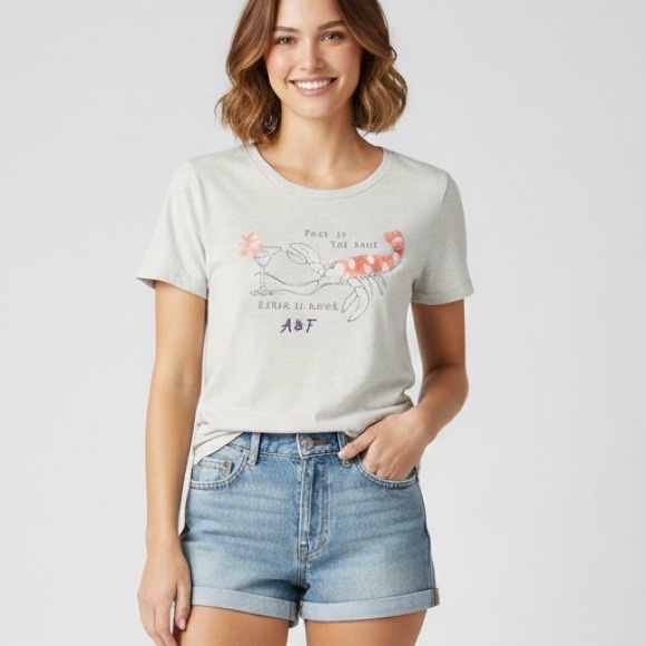 Abercrombie & Fitch Tops - Abercrombie & Fitch Graphic Tee - Lobster & Martini 🦞🍸